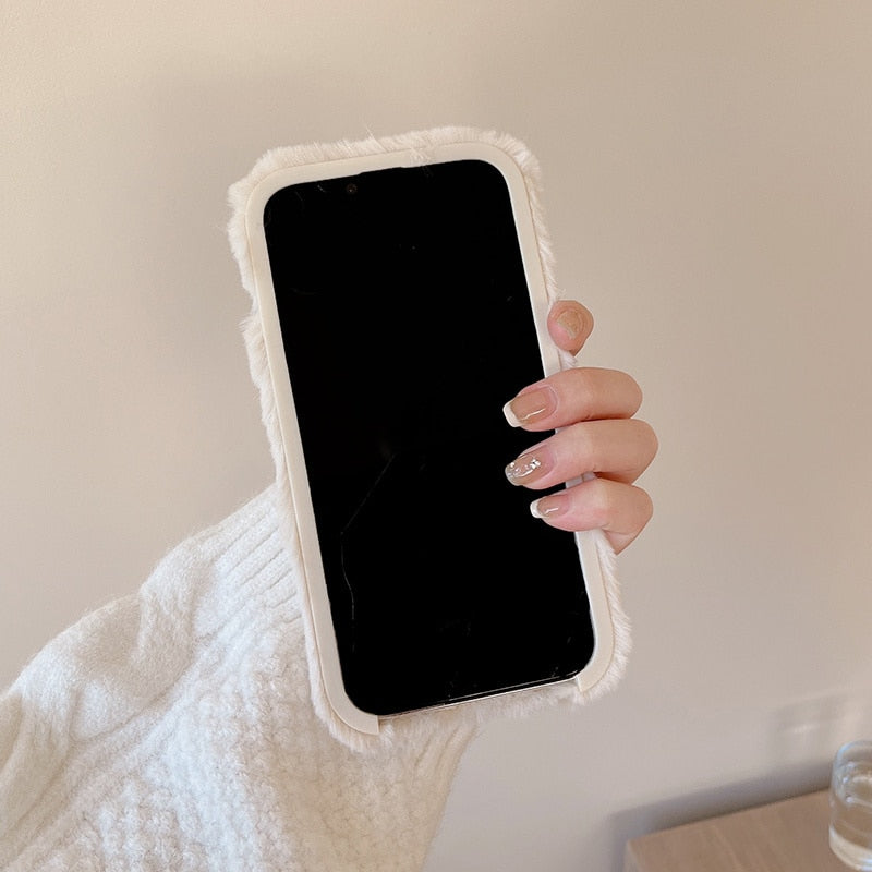 iPhone 14 Pro Case im luxuriösem Pelz-Design